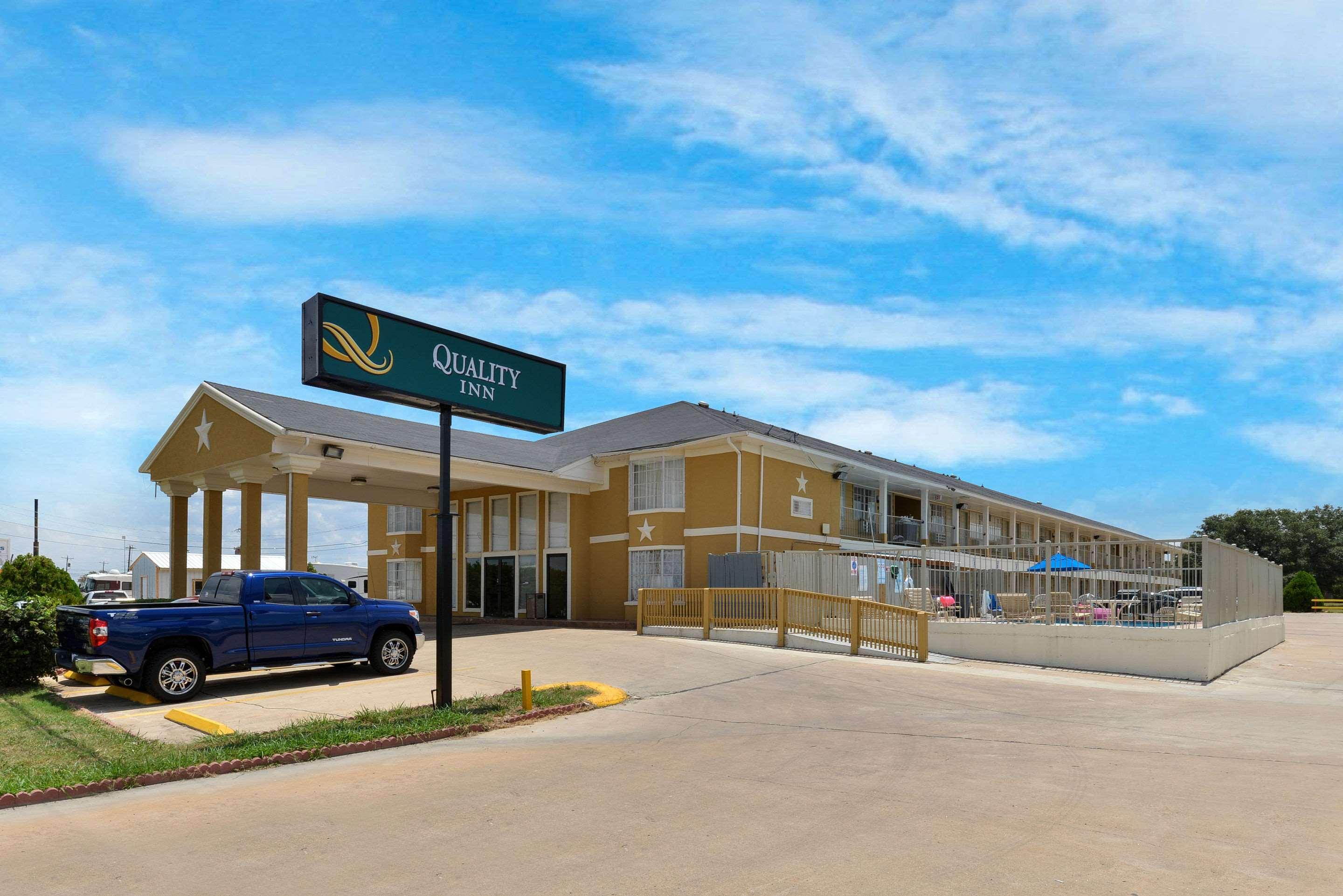 Quality Inn Gonzales Luaran gambar